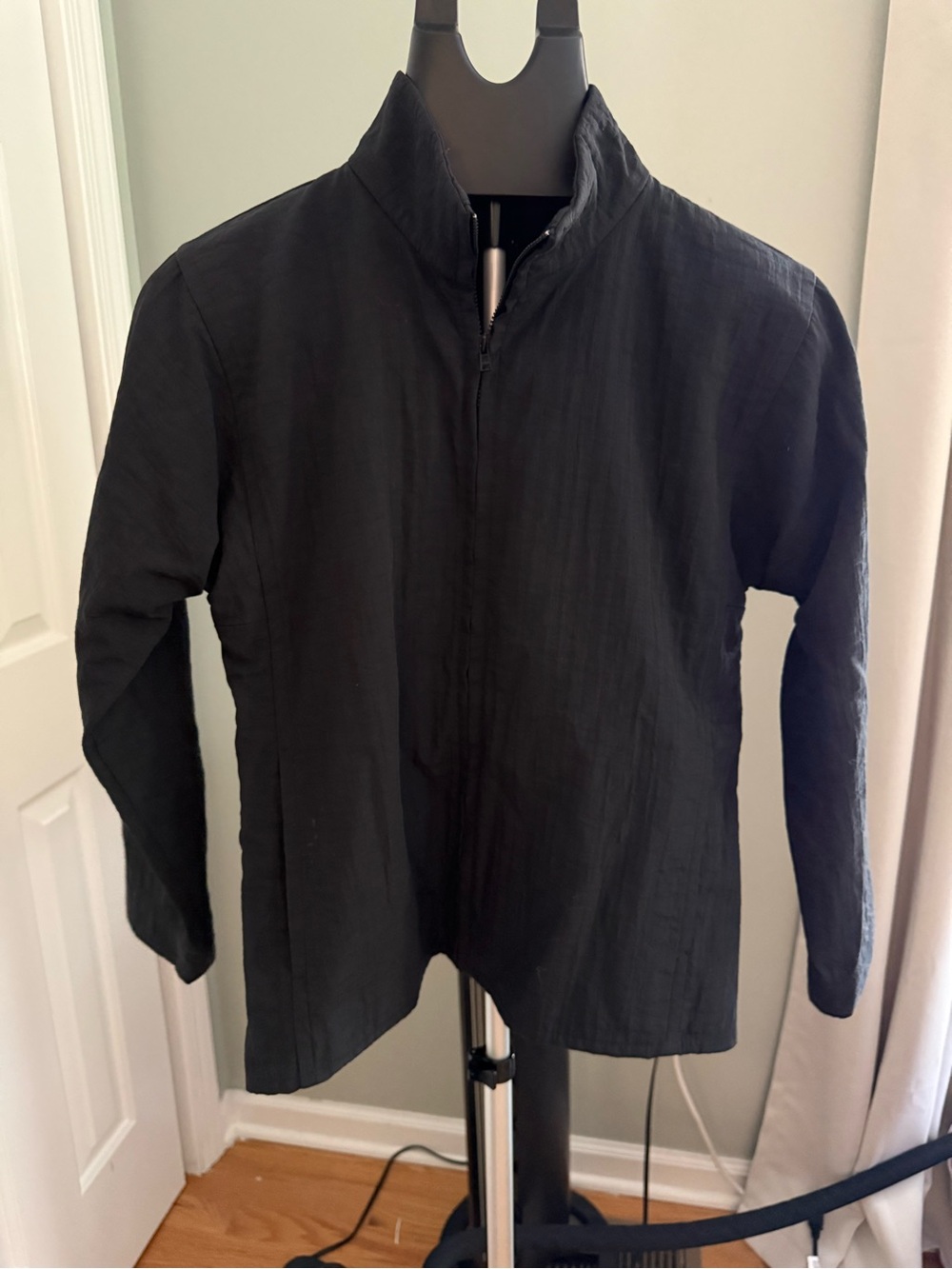 Eileen Fisher Petite M Black Zip Front Jacket Italian‎ Fabric quiet luxury